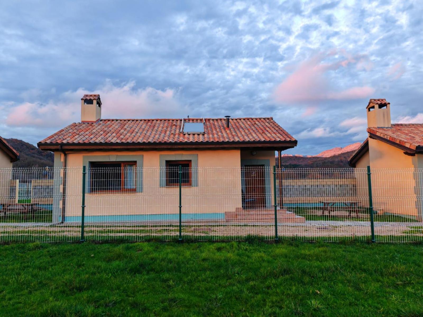Naredo de Fenar Casas Rurales Cuatro Valles المظهر الخارجي الصورة